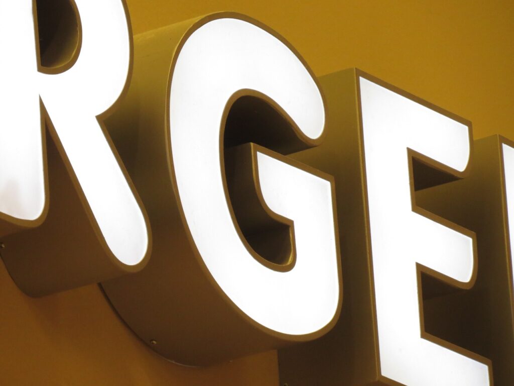  - FLETSIGN - Cenografia & Retail Media