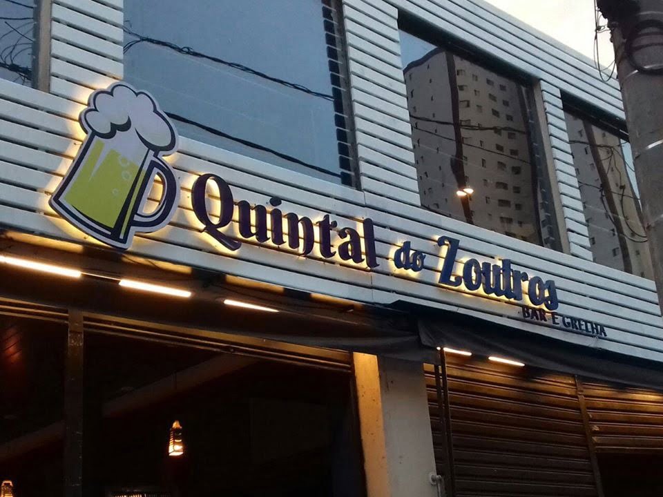  - FLETSIGN - Cenografia & Retail Media